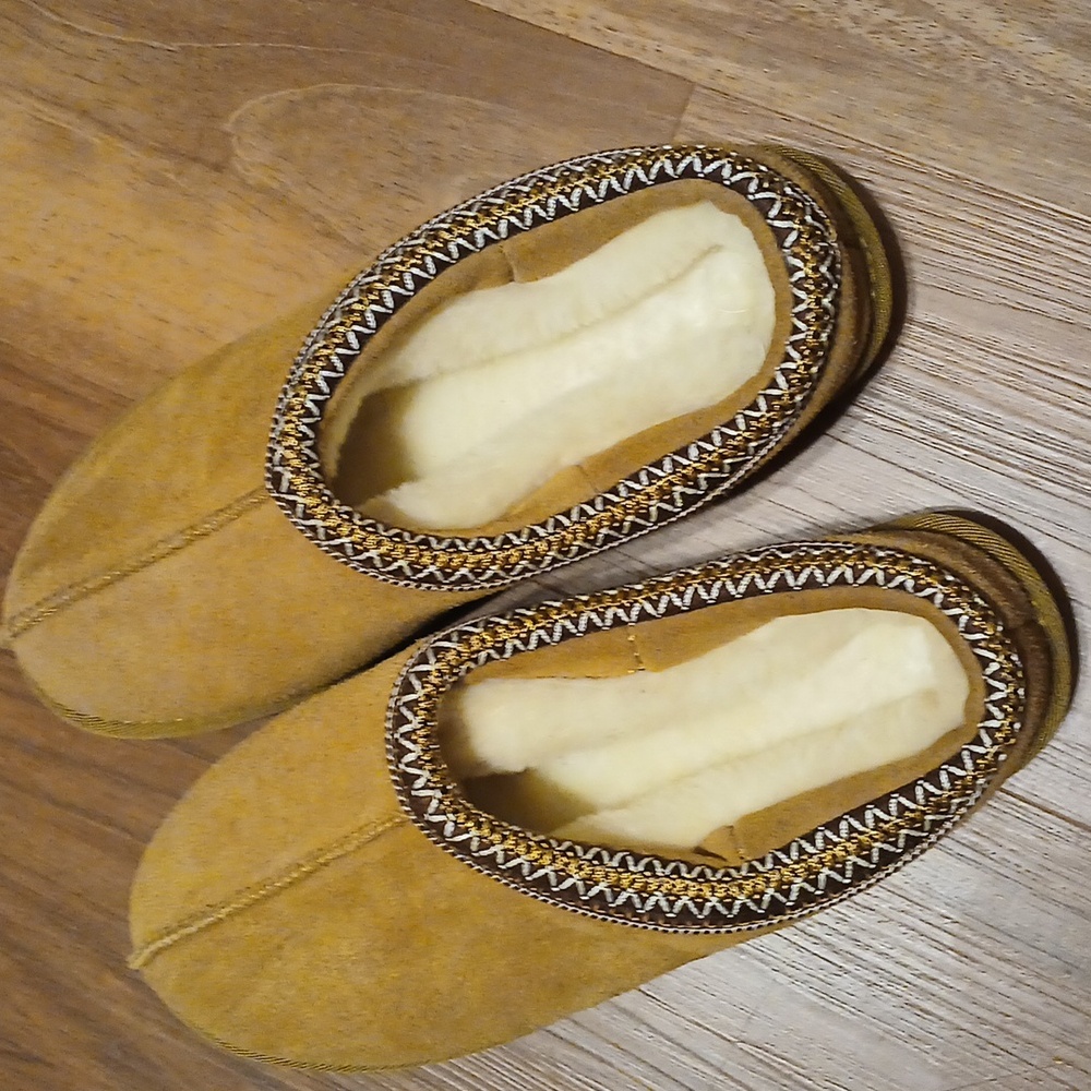 Chunky camel faux suede embroidered cozy slipper boots.